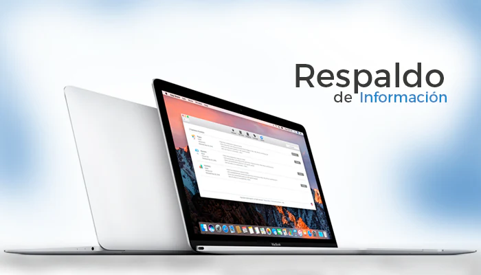 Técnico realizando respaldo de información a un MacBook Pro en servicio técnico Ideatecnia